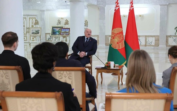 Лукашенко запросив Байдена поспілкуватися з Путіним