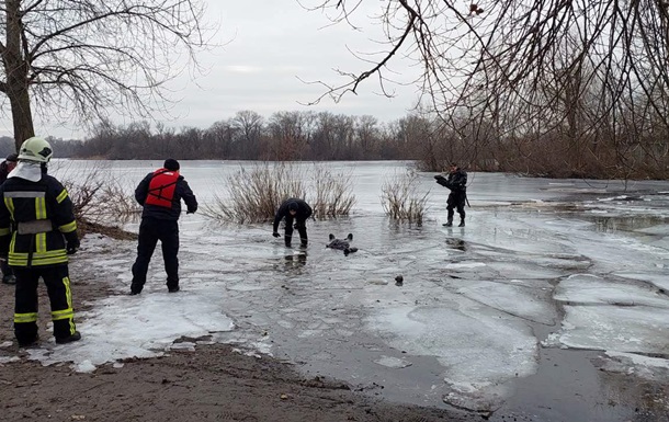 В Киеве погиб рыбак, провалившийся под лед 