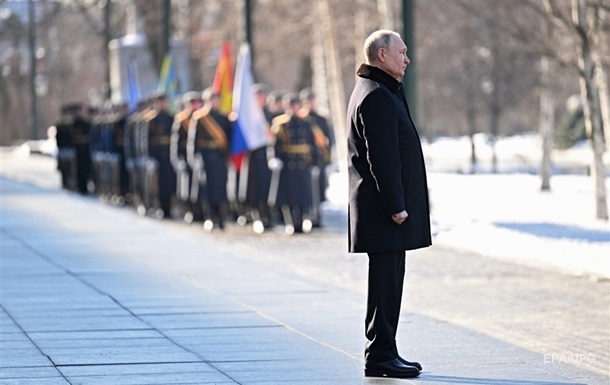 В советниках Путина Петр I. FT про начало войны