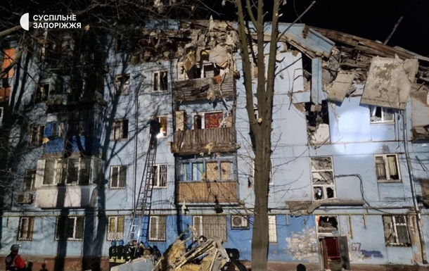 У ДСНС показали порятунок людей із зруйнованого будинку у Запоріжжі
