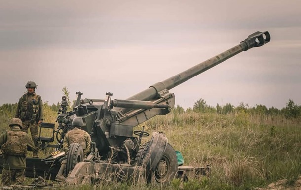 В Эстонии прошли учения бойцов ВСУ на гаубицах FH-70