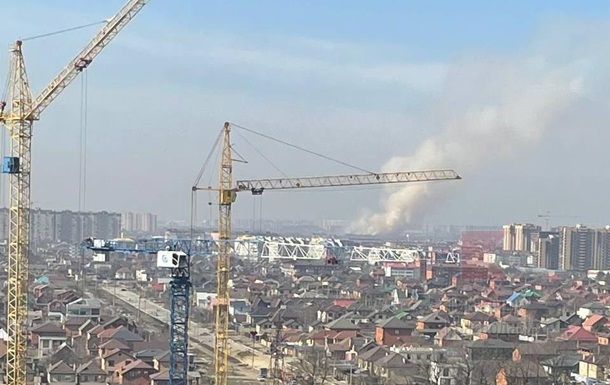 У російському Краснодарі стався вибух біля льотного училища - соцмережі