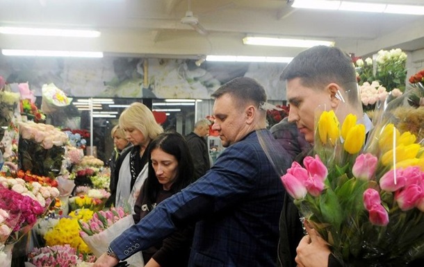 Популярність 8 Березня в Україні різко впала - опитування
