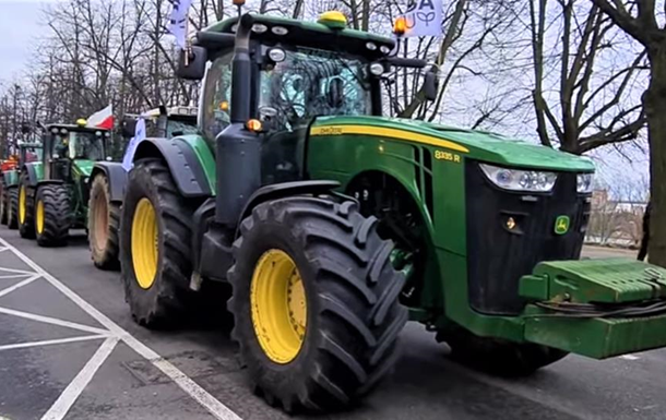 Польские фермеры заблокировали дорогу из Украины