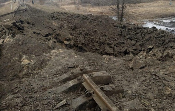 The Russians destroyed the railroad tracks in Slavyansk