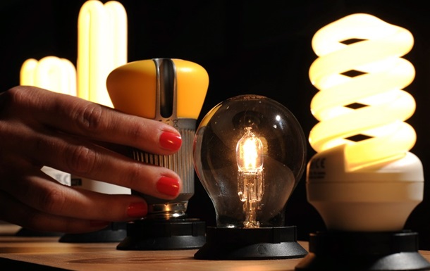 Зеленський: Українці отримали понад 12 млн. LED-ламп