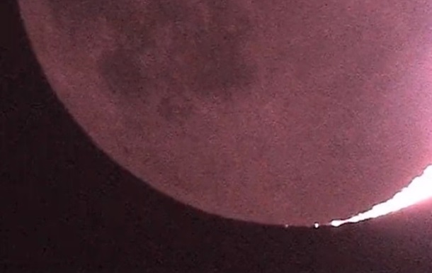 Astronomer recorded the fall of a meteorite on the moon