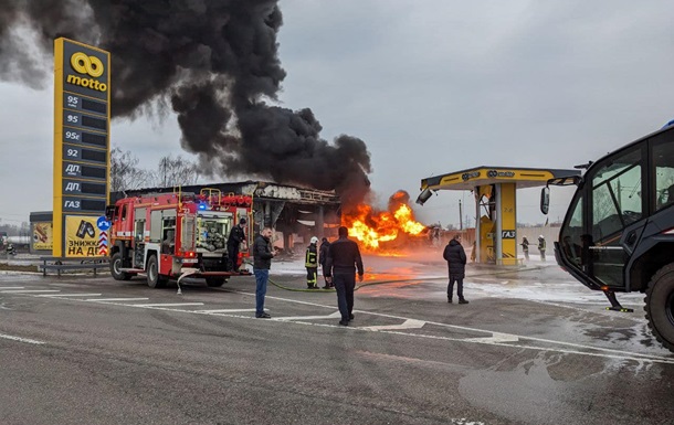 В Борисполе произошел мощный пожар на АЗС