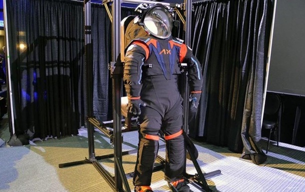 NASA released the new spacesuit for the moon landing