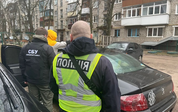 Правоохранители разоблачили аферистов, предлагавших украинцам  эвакуацию  