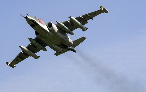 Украинские военные из ПЗРК Перун сбили российский Су-25 