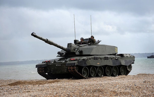 Британия показала обучение бойцов ВСУ на танках Challenger 2