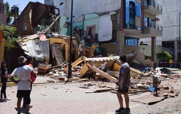 Землетрясение в Эквадоре: число погибших растет