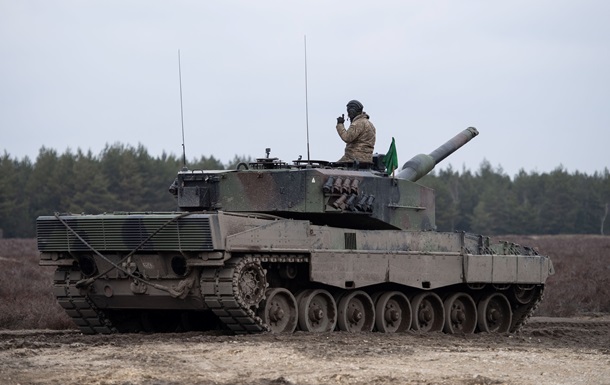 Генштаб показав, як українські танкісти у Польщі освоюють Leopard