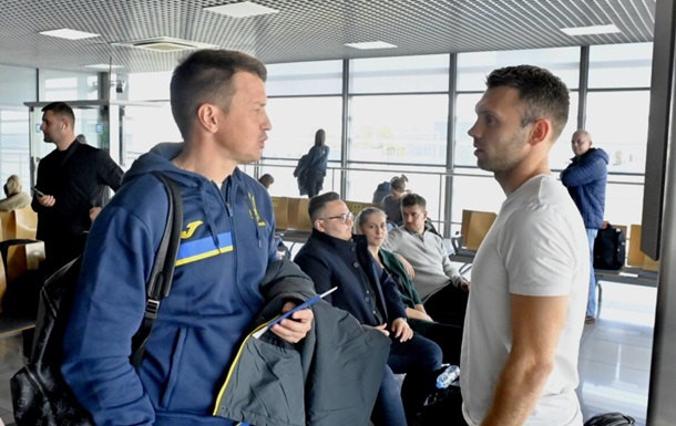 Збірна України вирушила до Англії на перший відбірковий матч на Євро-2024