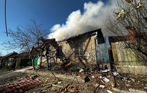 Війська РФ обстріляли село на Херсонщині, є поранені