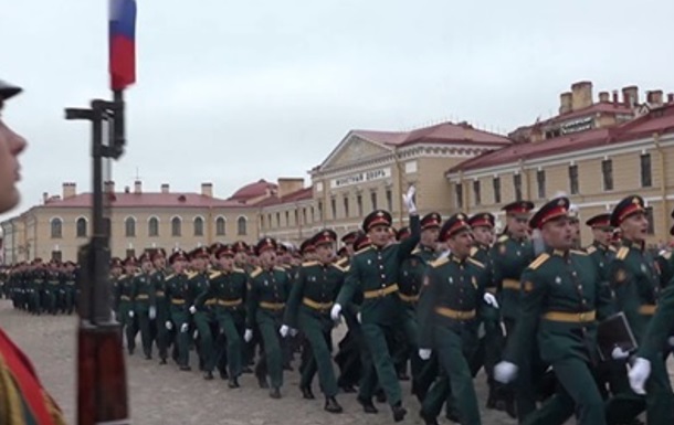 В военной академии под Санкт-Петербургом умерли трое курсантов