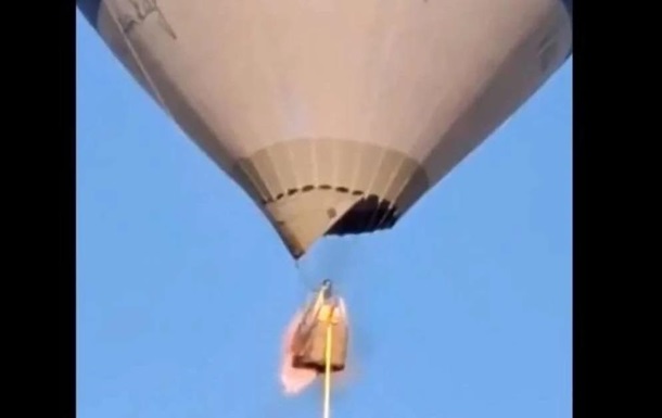 In Mexico, two people were burned alive in a hot air balloon