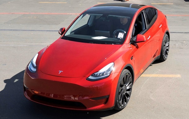 Tesla рекордно збільшила постачання електромобілів у першому кварталі 