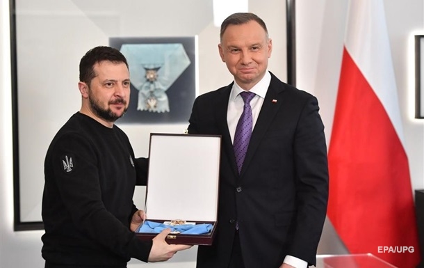Зеленский получил высшую награду Польши