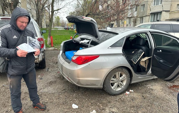 На Одещині водій врізався у три машини, тікаючи від поліції