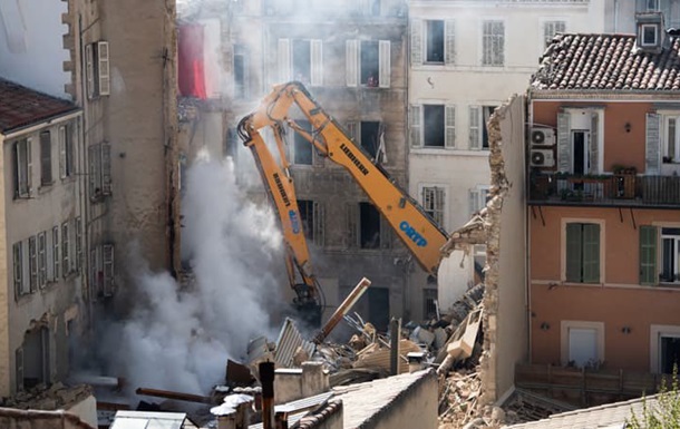 В Марселе рухнул жилой дом, найдены два тела