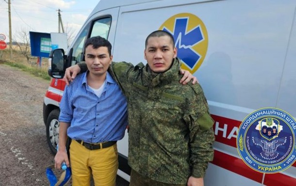 Україна передала Росії п ять тяжкопоранених полонених