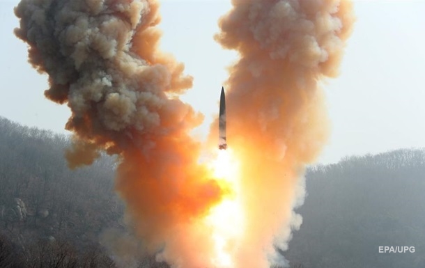 КНДР запустила балістичну ракету у бік Японії