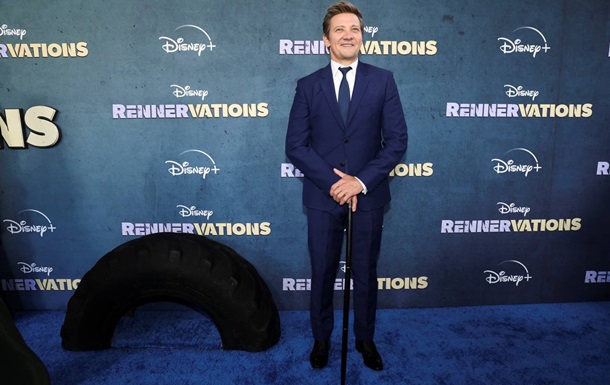 Jeremy Renner made his first red carpet appearance since the fall