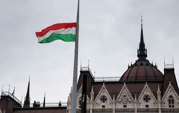 Угорщина таємно допомагала Україні з доставкою зброї - ЗМІ