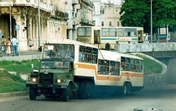 У Мережі показали вантажівку-автобус КрАЗ-258