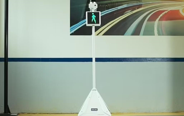 Škoda створила робота для безпечного руху на дорозі