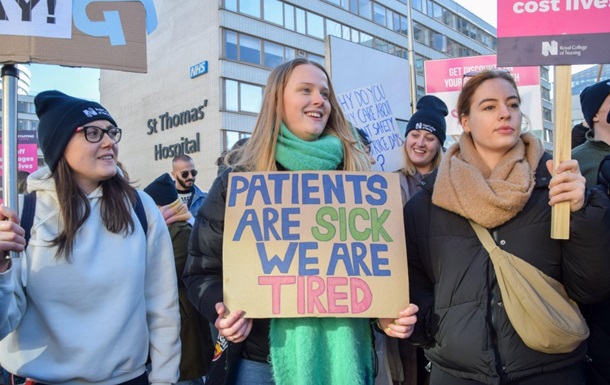 Медсестри в Англії готові страйкувати до Різдва - ЗМІ