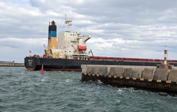 Боррель: Росія блокує 50 кораблів із зерном