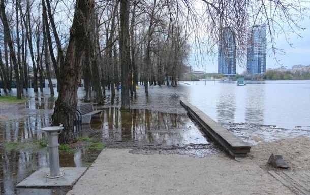 Паводок в Киеве несколько дней идет на убыль