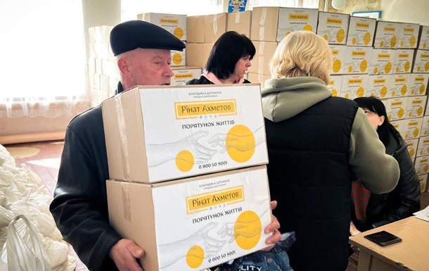 На Дніпропетровщину привезли гумдопомогу для переселенців з Луганщини