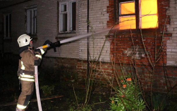 В Харьковской области всю ночь тушили пожар в доме