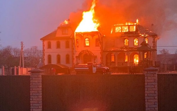 В Черновицкой области сожгли церковь МП