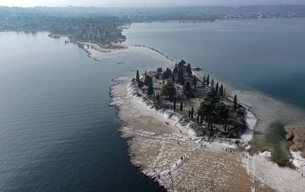 Найбільше озеро Італії рекордно обміліло