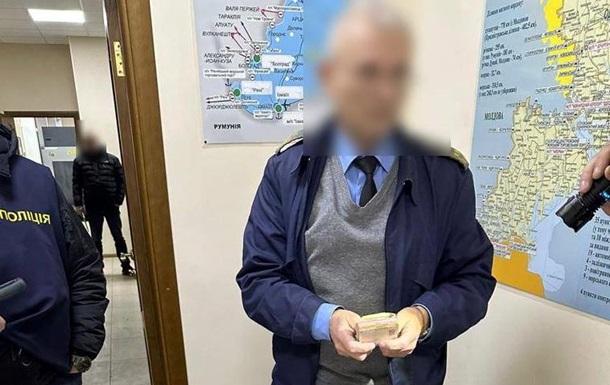 Інспектор Одеської митниці постане перед судом за хабарництво