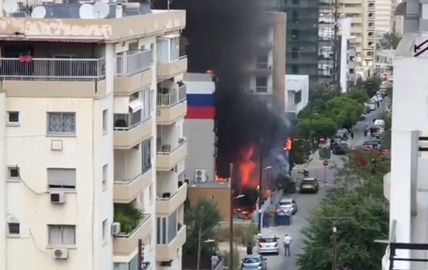 В столице Кипра подожгли Российский центр науки и культуры - СМИ