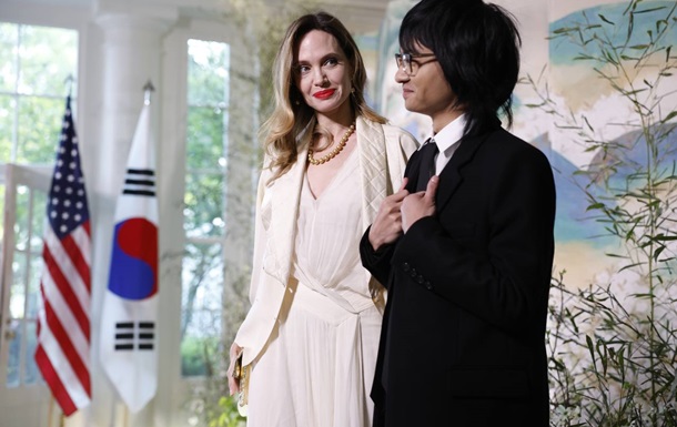 Анджеліна Джолі разом із старшим сином відвідала Білий дім