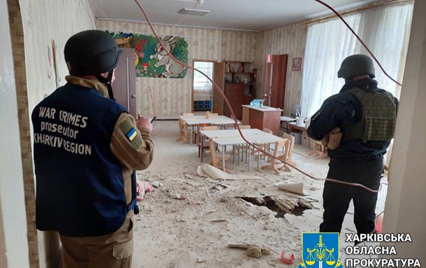 Россияне обстреляли детский сад в Волчанске