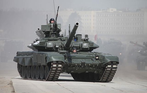 В Мариуполе зафиксировали перемещение вражеских Т-90