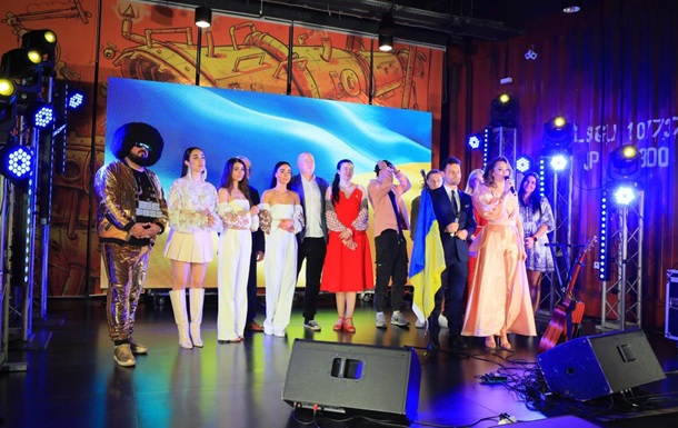 Посмішка долі»: Українські артисти дали благодійний концерт аукціон у Варшаві