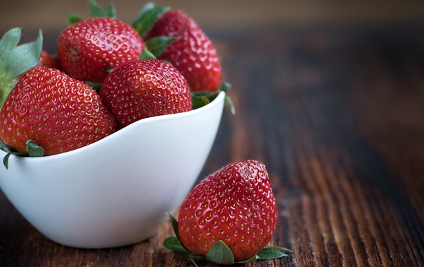 Strawberries: benefits and harms and how to choose the right berry
