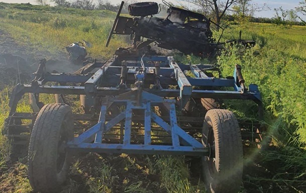 In the Kherson region, a tractor was blown up by a Russian mine