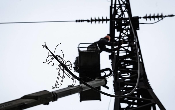Пошкоджено мережі у п яти областях - Укренерго