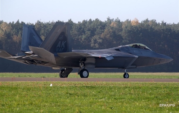 США перекинули до Естонії найсучасніші винищувачі F-22