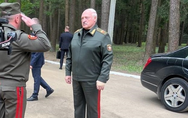 Лукашенко вперше з 9 травня зʼявився на публіці